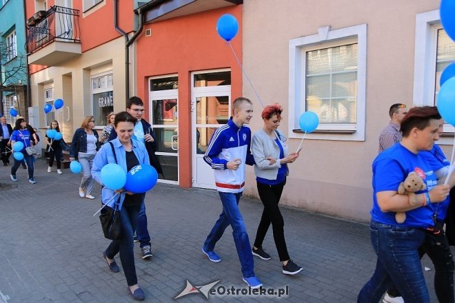 Niebieski Marsz ulicami Ostrołęki [14.04.2018] - zdjęcie #13 - eOstroleka.pl