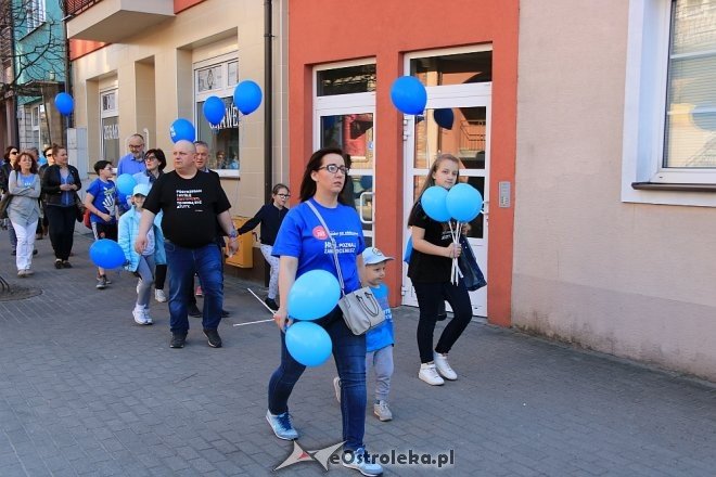 Niebieski Marsz ulicami Ostrołęki [14.04.2018] - zdjęcie #16 - eOstroleka.pl