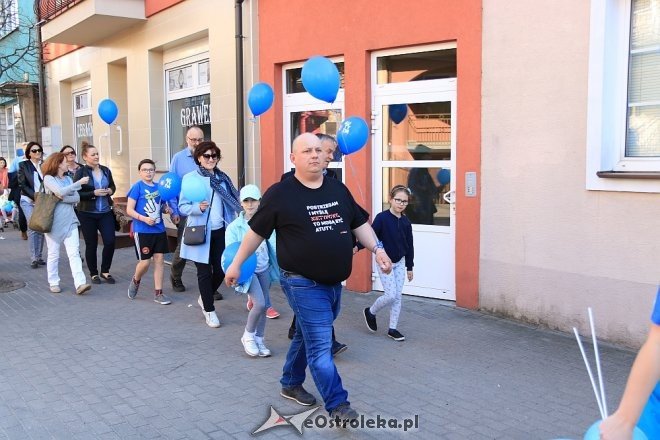 Niebieski Marsz ulicami Ostrołęki [14.04.2018] - zdjęcie #17 - eOstroleka.pl