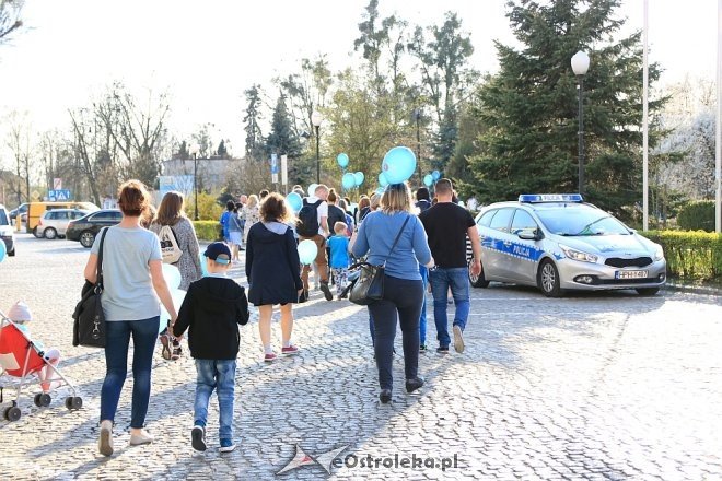 Niebieski Marsz ulicami Ostrołęki [14.04.2018] - zdjęcie #35 - eOstroleka.pl