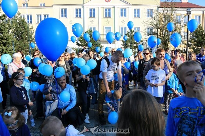 Niebieski Marsz ulicami Ostrołęki [14.04.2018] - zdjęcie #57 - eOstroleka.pl