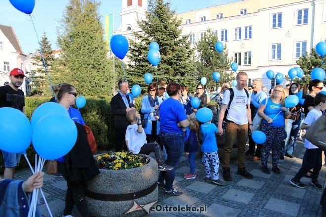 Niebieski Marsz ulicami Ostrołęki [14.04.2018] - zdjęcie #70 - eOstroleka.pl