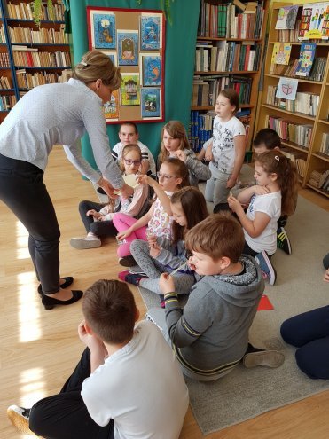Dni Książki Dla Dzieci w Szkole Podstawowej Nr 2 [10-13.04.2018] - zdjęcie #15 - eOstroleka.pl