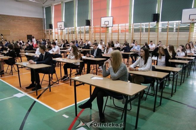 Egzamin gimnazjalny 2018 w Ostrołęce. Część humanistyczna [18.04.2018] - zdjęcie #73 - eOstroleka.pl