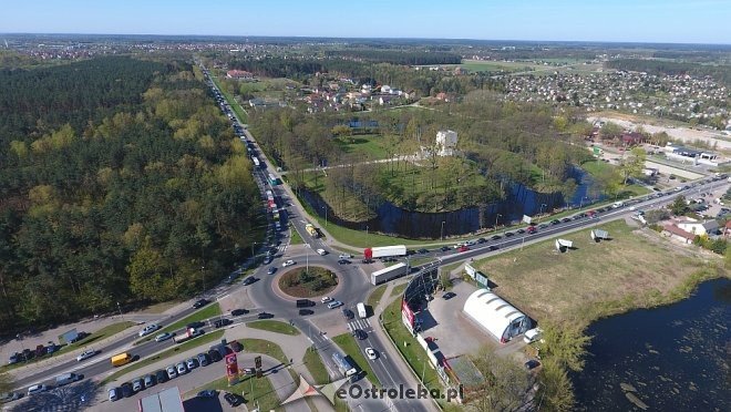 Kolizja na drodze dojazdowej do tymczasowego mostu w Ostrołęce [20.04.2018] - zdjęcie #3 - eOstroleka.pl