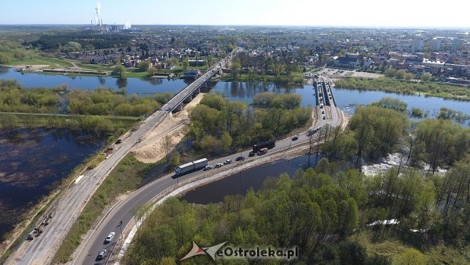 Kolizja na drodze dojazdowej do tymczasowego mostu w Ostrołęce [20.04.2018] - zdjęcie #6 - eOstroleka.pl