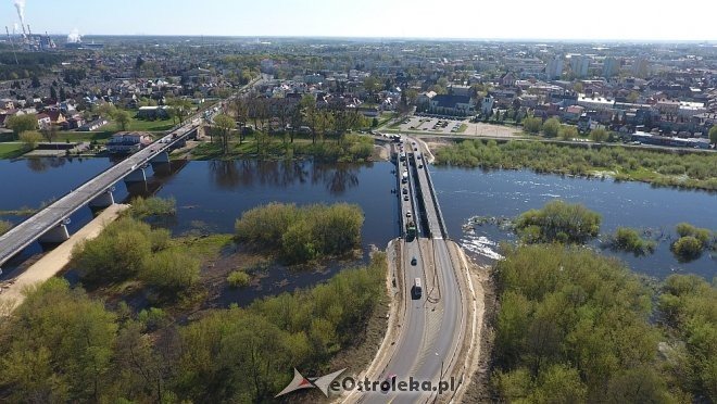 Kolizja na drodze dojazdowej do tymczasowego mostu w Ostrołęce [20.04.2018] - zdjęcie #7 - eOstroleka.pl