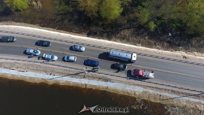 Kolizja na drodze dojazdowej do tymczasowego mostu w Ostrołęce [20.04.2018] - zdjęcie #10 - eOstroleka.pl