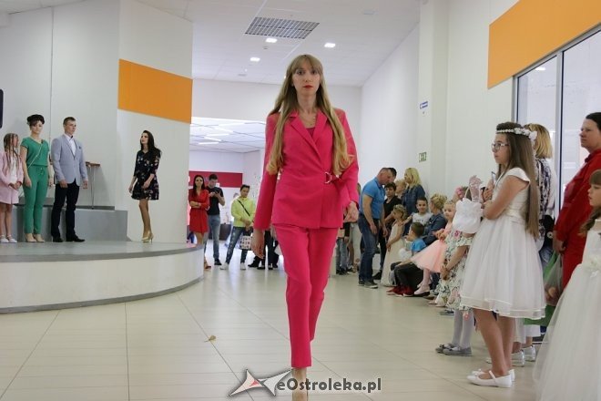 Dzień Rodziny i wiosenny pokaz mody w Hali Targowej Feniks [22.04.2018] - zdjęcie #70 - eOstroleka.pl