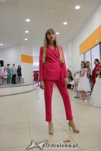 Dzień Rodziny i wiosenny pokaz mody w Hali Targowej Feniks [22.04.2018] - zdjęcie #60 - eOstroleka.pl