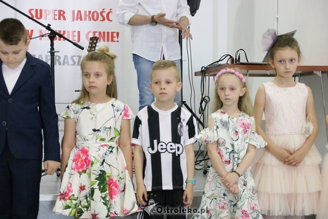 Dzień Rodziny i wiosenny pokaz mody w Hali Targowej Feniks [22.04.2018] - zdjęcie #25 - eOstroleka.pl