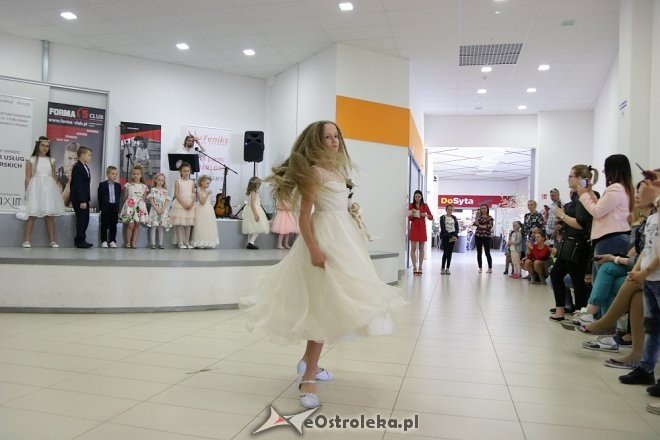 Dzień Rodziny i wiosenny pokaz mody w Hali Targowej Feniks [22.04.2018] - zdjęcie #107 - eOstroleka.pl
