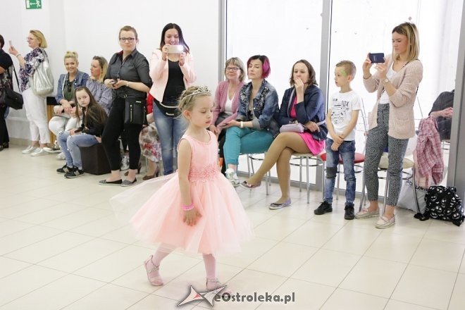 Dzień Rodziny i wiosenny pokaz mody w Hali Targowej Feniks [22.04.2018] - zdjęcie #122 - eOstroleka.pl