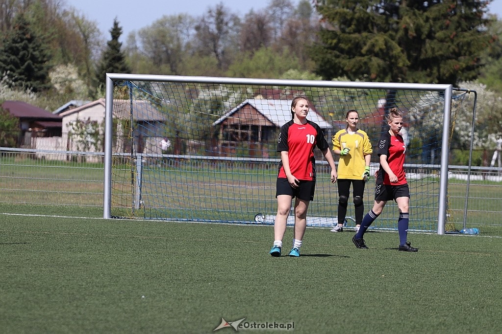 Mistrzostwa Ostrołęki szkół średnich w piłce nożnej kobiet [23.04.2018] - zdjęcie #2 - eOstroleka.pl