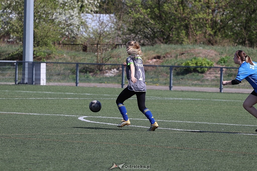 Mistrzostwa Ostrołęki szkół średnich w piłce nożnej kobiet [23.04.2018] - zdjęcie #5 - eOstroleka.pl