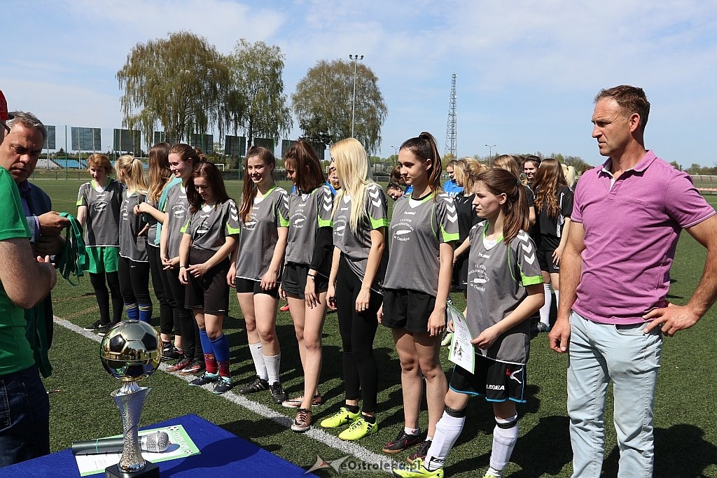 Mistrzostwa Ostrołęki szkół średnich w piłce nożnej kobiet [23.04.2018] - zdjęcie #24 - eOstroleka.pl