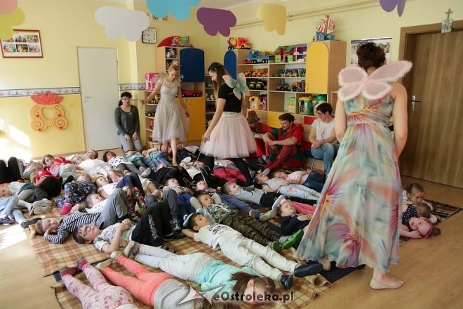 Edukacyjny spektakl w Krainie Misiów [24.04.2018] - zdjęcie #22 - eOstroleka.pl