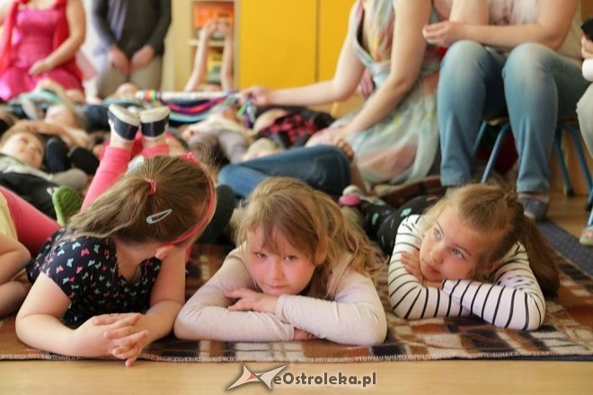 Edukacyjny spektakl w Krainie Misiów [24.04.2018] - zdjęcie #10 - eOstroleka.pl