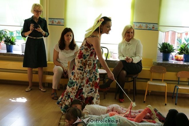 Edukacyjny spektakl w Krainie Misiów [24.04.2018] - zdjęcie #3 - eOstroleka.pl