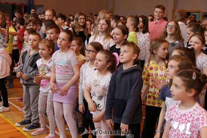 Dzień tańca w ostrołęckiej „dziesiątce” [25.04.2018] - zdjęcie #44 - eOstroleka.pl