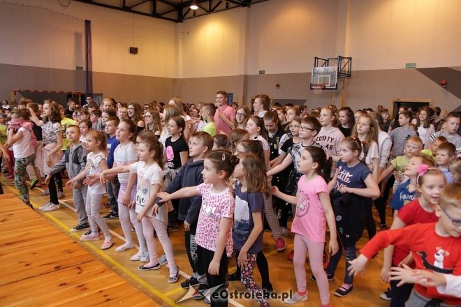 Dzień tańca w ostrołęckiej „dziesiątce” [25.04.2018] - zdjęcie #45 - eOstroleka.pl