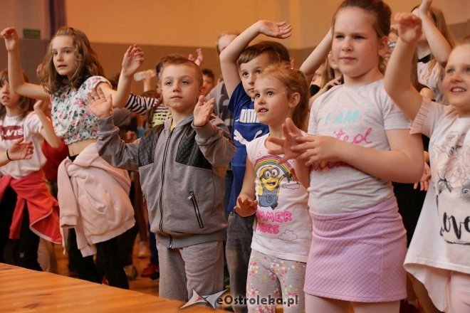 Dzień tańca w ostrołęckiej „dziesiątce” [25.04.2018] - zdjęcie #52 - eOstroleka.pl