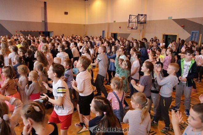 Dzień tańca w ostrołęckiej „dziesiątce” [25.04.2018] - zdjęcie #60 - eOstroleka.pl