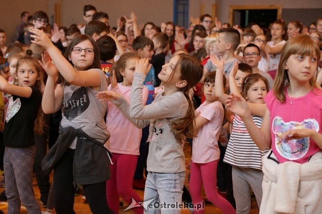Dzień tańca w ostrołęckiej „dziesiątce” [25.04.2018] - zdjęcie #73 - eOstroleka.pl