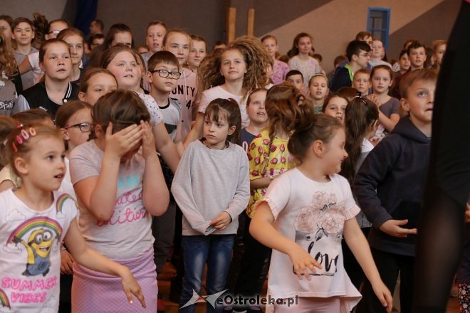 Dzień tańca w ostrołęckiej „dziesiątce” [25.04.2018] - zdjęcie #76 - eOstroleka.pl