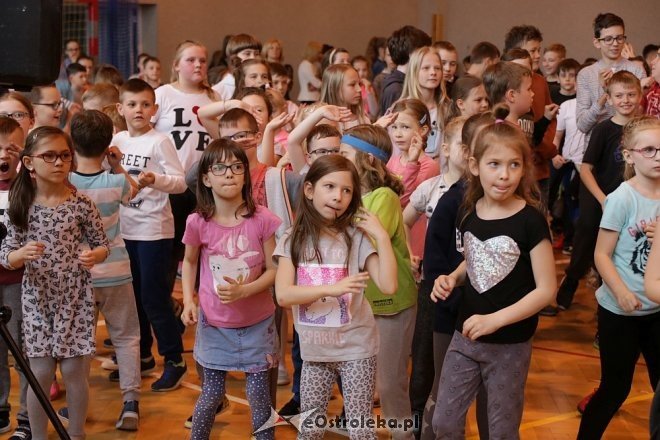 Dzień tańca w ostrołęckiej „dziesiątce” [25.04.2018] - zdjęcie #9 - eOstroleka.pl