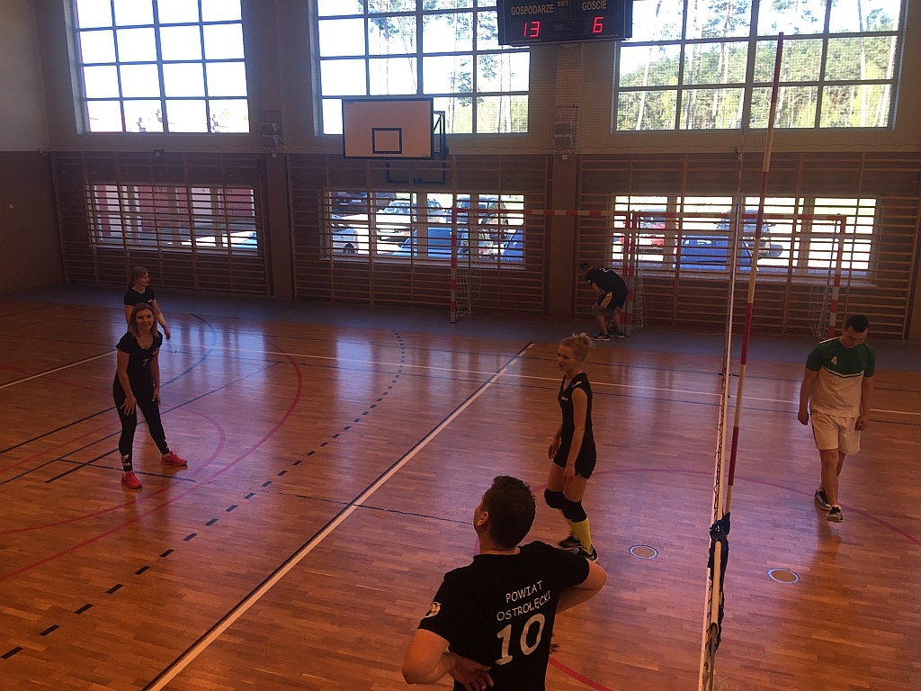 I Powiatowy Turniej Drużyn Mieszanych w Piłkę Siatkową [22.04.2018] - zdjęcie #21 - eOstroleka.pl