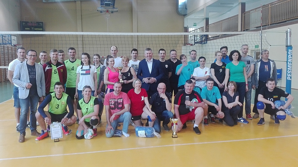 I Powiatowy Turniej Drużyn Mieszanych w Piłkę Siatkową [22.04.2018] - zdjęcie #2 - eOstroleka.pl