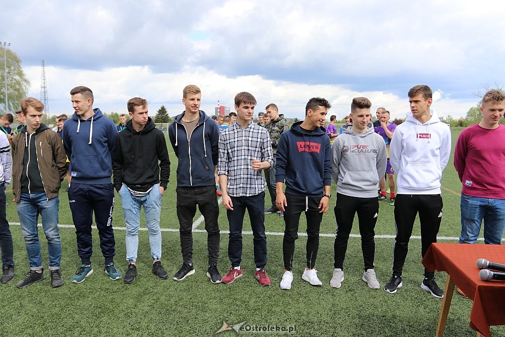 Mistrzostwa Ostrołęki szkół średnich w piłce nożnej mężczyzn [26.04.2018] - zdjęcie #34 - eOstroleka.pl