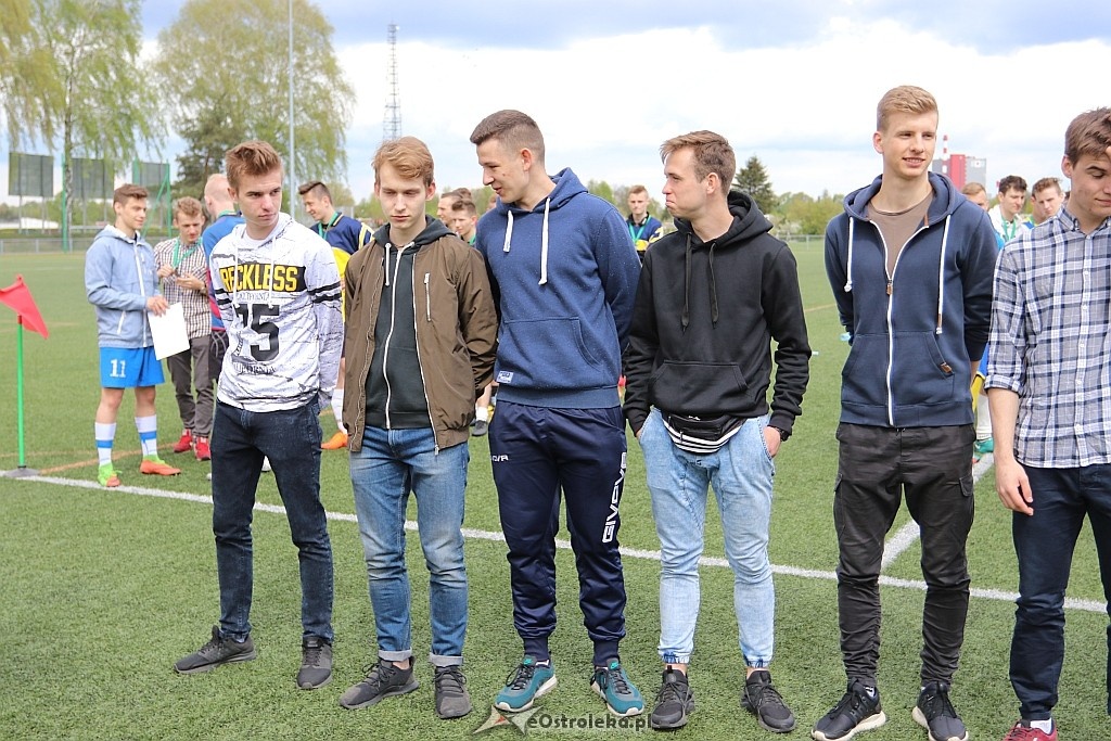 Mistrzostwa Ostrołęki szkół średnich w piłce nożnej mężczyzn [26.04.2018] - zdjęcie #35 - eOstroleka.pl