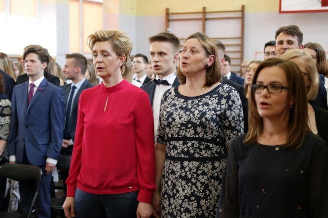 Rozdanie świadectw maturalnych w II LO w Ostrołęce [26.04.2018] - zdjęcie #5 - eOstroleka.pl