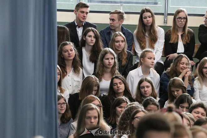 Rozdanie świadectw maturalnych w I LO w Ostrołęce [27.04.2018] - zdjęcie #7 - eOstroleka.pl
