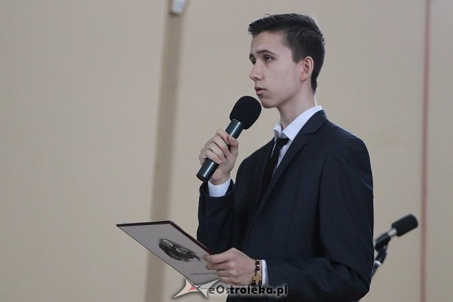 Rozdanie świadectw maturalnych w I LO w Ostrołęce [27.04.2018] - zdjęcie #4 - eOstroleka.pl
