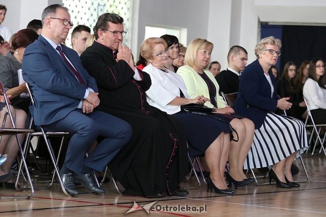Rozdanie świadectw maturalnych w ZSZ 3 w Ostrołęce [27.04.2018] - zdjęcie #13 - eOstroleka.pl