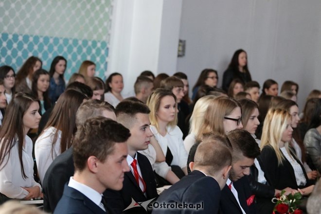 Rozdanie świadectw maturalnych w ZSZ 3 w Ostrołęce [27.04.2018] - zdjęcie #5 - eOstroleka.pl