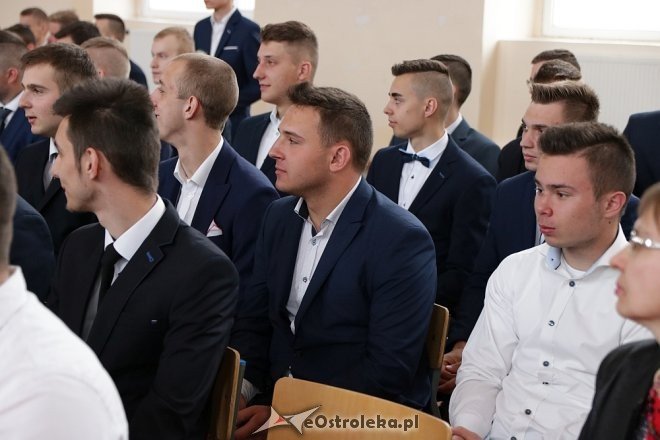 Rozdanie świadectw maturalnych w ZSZ nr 1 w Ostrołęce [27.04.2018] - zdjęcie #44 - eOstroleka.pl