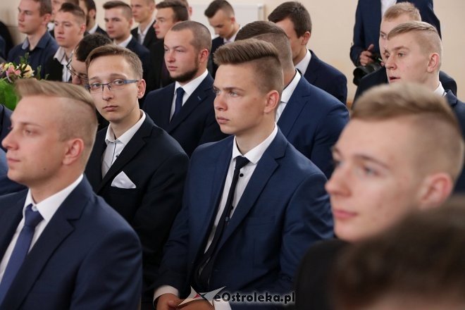 Rozdanie świadectw maturalnych w ZSZ nr 1 w Ostrołęce [27.04.2018] - zdjęcie #40 - eOstroleka.pl