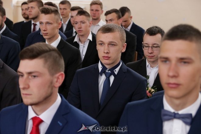 Rozdanie świadectw maturalnych w ZSZ nr 1 w Ostrołęce [27.04.2018] - zdjęcie #37 - eOstroleka.pl