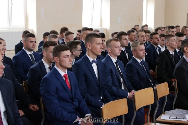 Rozdanie świadectw maturalnych w ZSZ nr 1 w Ostrołęce [27.04.2018] - zdjęcie #23 - eOstroleka.pl
