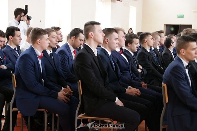 Rozdanie świadectw maturalnych w ZSZ nr 1 w Ostrołęce [27.04.2018] - zdjęcie #16 - eOstroleka.pl