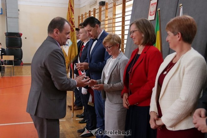 Rozdanie świadectw maturalnych w ZSZ nr 1 w Ostrołęce [27.04.2018] - zdjęcie #14 - eOstroleka.pl