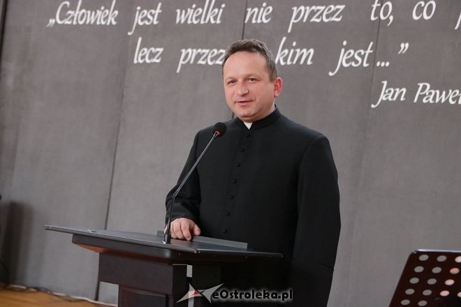 Rozdanie świadectw maturalnych w ZSZ nr 1 w Ostrołęce [27.04.2018] - zdjęcie #1 - eOstroleka.pl