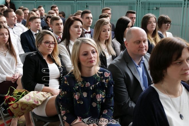 Rozdanie świadectw maturalnych w ZSZ nr 2 w Ostrołęce [27.04.2018] - zdjęcie #106 - eOstroleka.pl