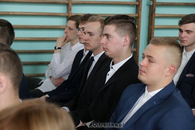 Rozdanie świadectw maturalnych w ZSZ nr 2 w Ostrołęce [27.04.2018] - zdjęcie #88 - eOstroleka.pl