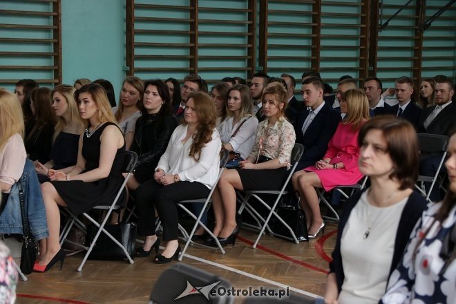 Rozdanie świadectw maturalnych w ZSZ nr 2 w Ostrołęce [27.04.2018] - zdjęcie #59 - eOstroleka.pl