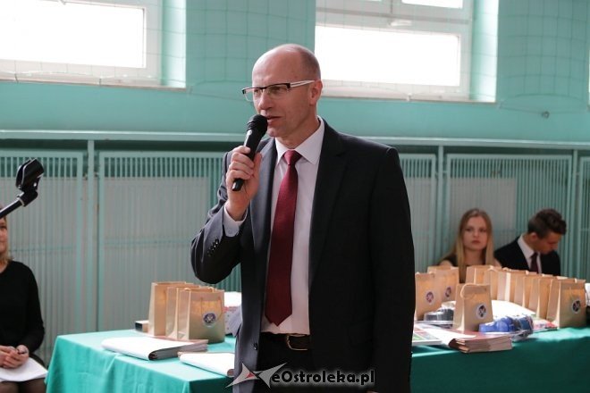 Rozdanie świadectw maturalnych w ZSZ nr 2 w Ostrołęce [27.04.2018] - zdjęcie #53 - eOstroleka.pl